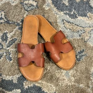Universal thread sandals
